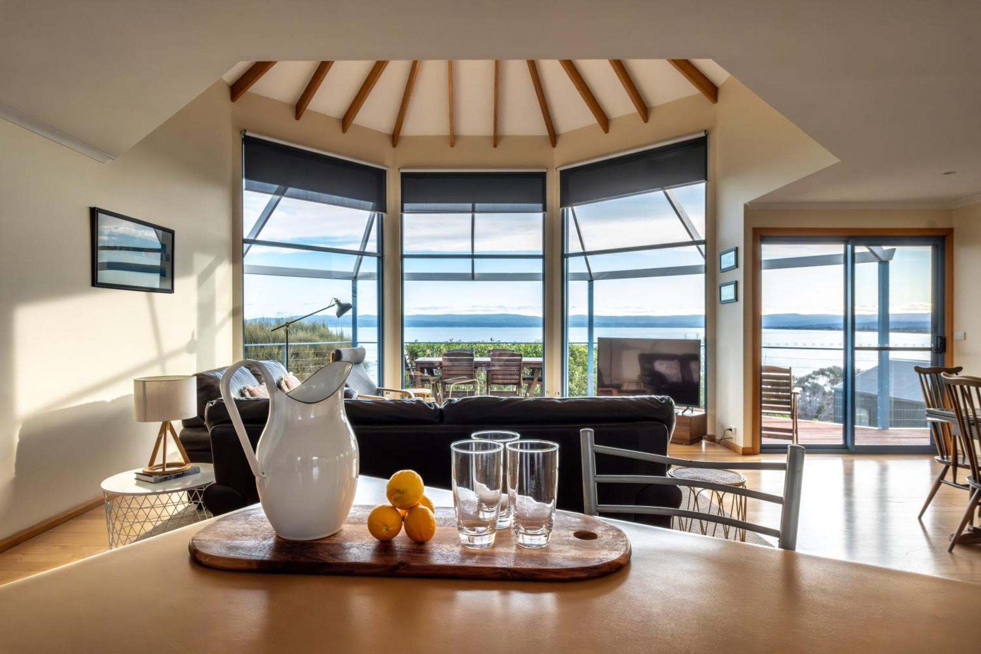 Waterline Holiday Home โคลส์เบย์ ภายนอก รูปภาพ