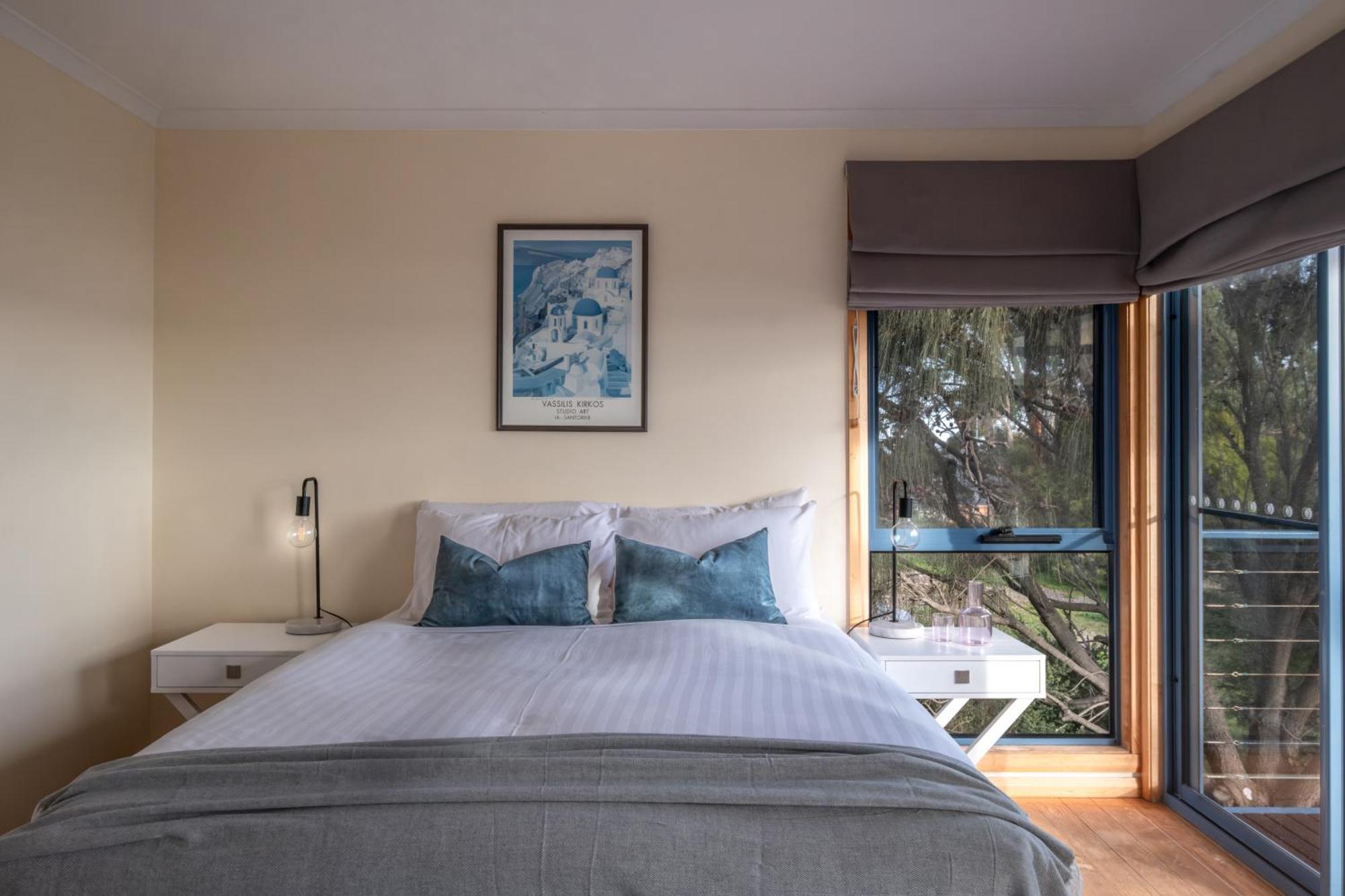 Waterline Holiday Home โคลส์เบย์ ภายนอก รูปภาพ