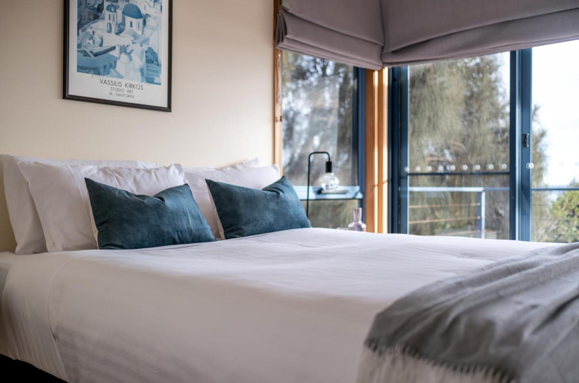 Waterline Holiday Home โคลส์เบย์ ภายนอก รูปภาพ